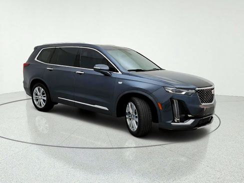 Used 2020 Cadillac XT6 Premium Luxury w/ LPO, Floor Liner Package FWD image 5