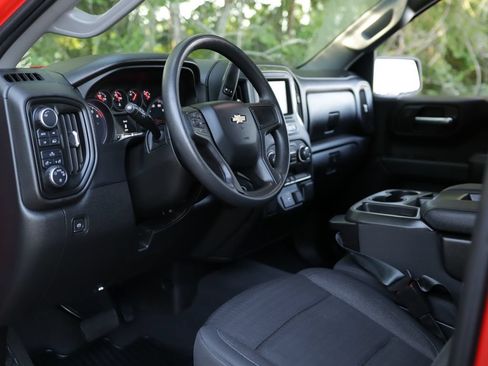 Used 2023 Chevrolet Silverado 1500 Custom AWD/4WD image 9