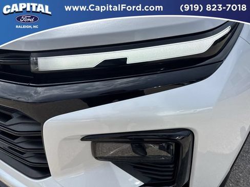 Used 2025 Chevrolet Traverse LT w/ Midnight/Sport Edition FWD image 11