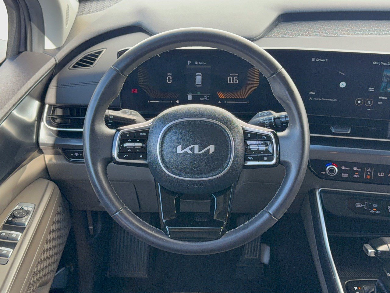 Used 2026 Kia Carnival FWD image 10
