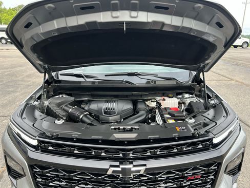 Used 2025 Chevrolet Traverse RS w/ LPO, Floor Liner Package AWD/4WD image 33