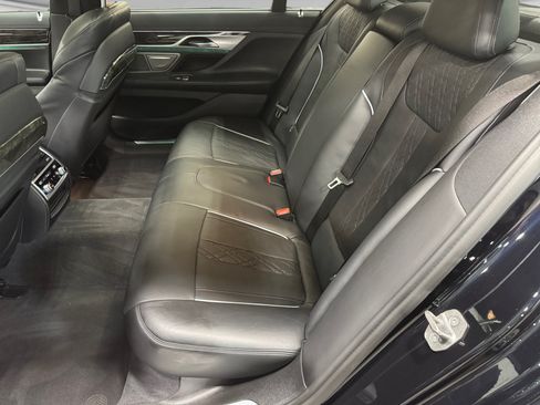 Used 2022 BMW 740i xDrive w/ M Sport Package AWD/4WD image 14