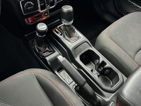 Used 2019 Jeep Wrangler Unlimited Rubicon image 25