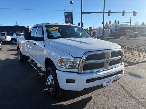 Used 2018 RAM 3500 Tradesman w/ Chrome Appearance Group AWD/4WD image 12