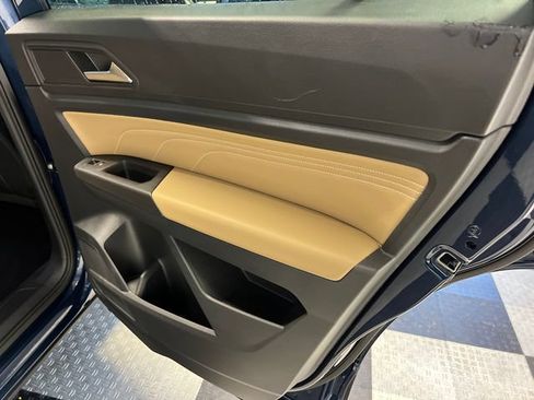 Certified 2023 Volkswagen Atlas Cross Sport SE FWD image 14