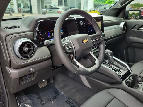 Used 2024 Chevrolet Colorado LT w/ LT Convenience Package III RWD image 19