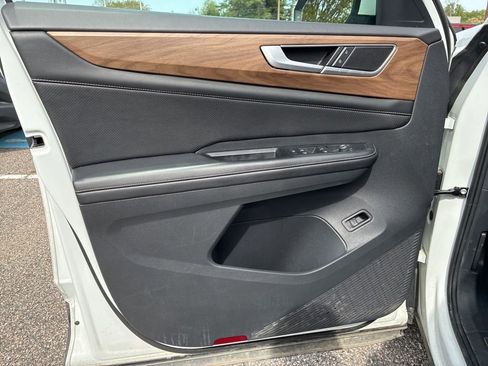 Used 2024 Volkswagen Atlas SE image 11