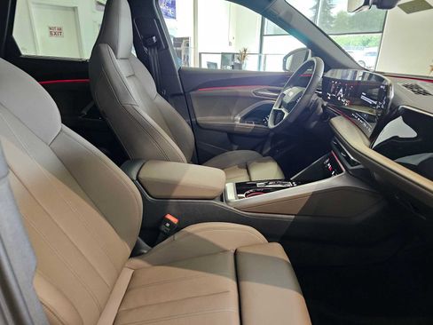 Used 2025 Audi Q5 Premium Plus AWD/4WD image 11