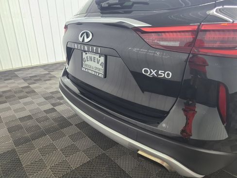 Used 2019 INFINITI QX50 Luxe w/ Navigation Package AWD/4WD image 19