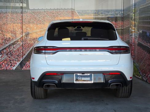 Used 2024 Porsche Macan AWD/4WD image 7