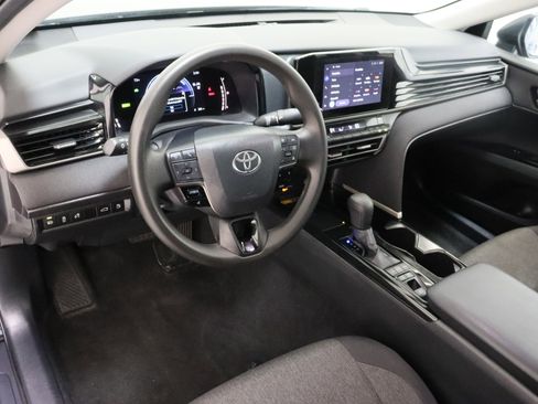 Used 2025 Toyota Camry LE FWD image 13