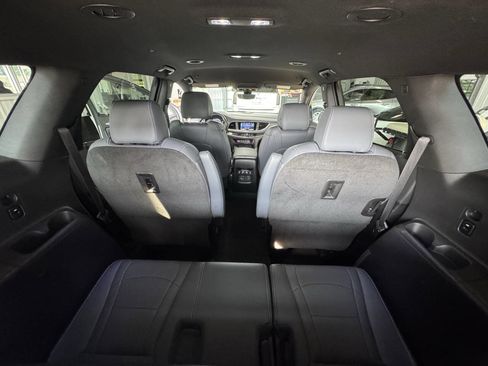 Used 2024 Buick Enclave Premium image 16