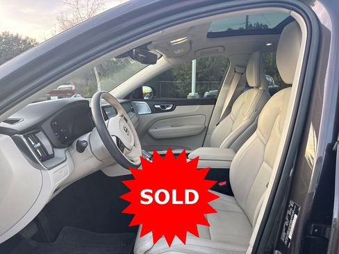 Certified 2023 Volvo XC60 B6 Ultimate w/ Protection Package Premier image 19