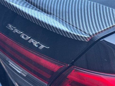 Used 2023 Honda Civic Sport image 6