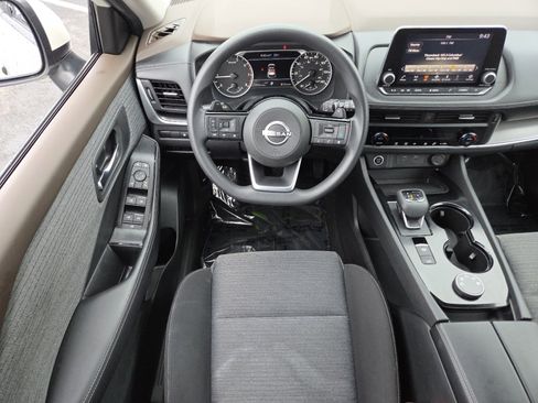 Used 2023 Nissan Rogue SV image 24