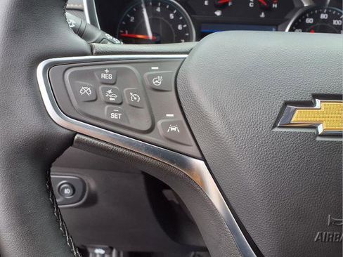 Used 2024 Chevrolet Equinox Premier image 12