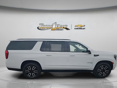 Used 2022 GMC Yukon XL AT4 w/ Technology Package image 9