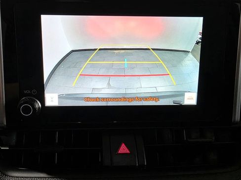 Used 2025 Toyota RAV4 XLE AWD/4WD image 19