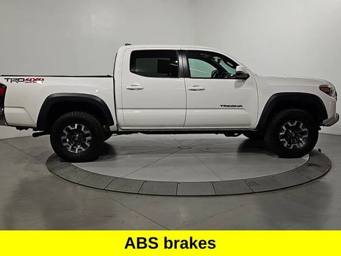 Used 2018 Toyota Tacoma TRD Off-Road image 6