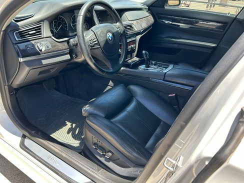 Used 2011 BMW 740i image 7