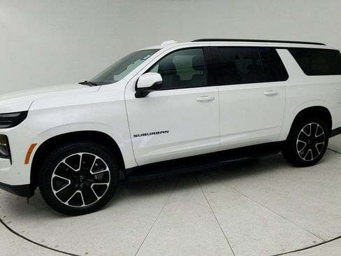 Certified 2025 Chevrolet Suburban RST w/ Comfort Package RWD image 6