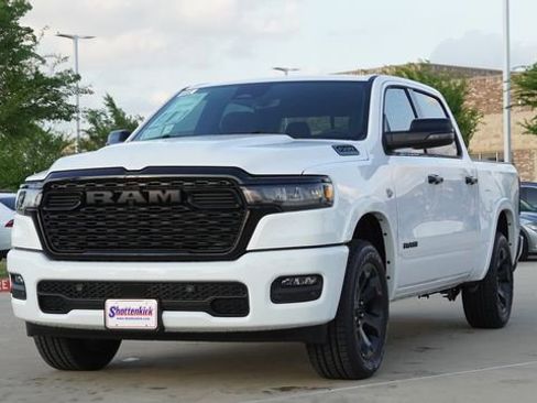 New 2026 RAM 1500 4x4 Crew Cab image 3