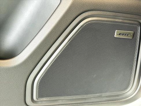 Certified 2026 Porsche Macan AWD/4WD image 12