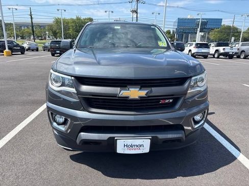 Used 2017 Chevrolet Colorado Z71 AWD/4WD image 2