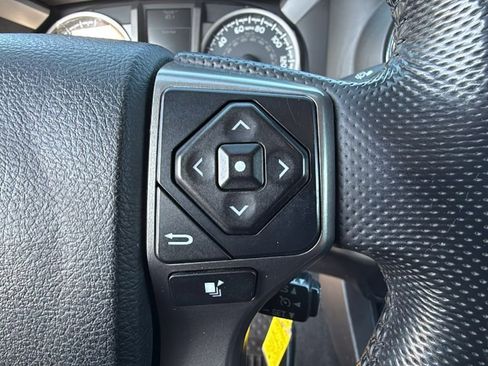 Used 2016 Toyota Tacoma SR5 w/ SR5 Appearance Package (DN) image 22