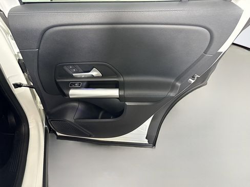 Used 2025 Mercedes-Benz GLA 250 image 28
