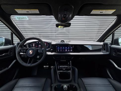 Certified 2026 Porsche Cayenne GTS AWD/4WD image 13