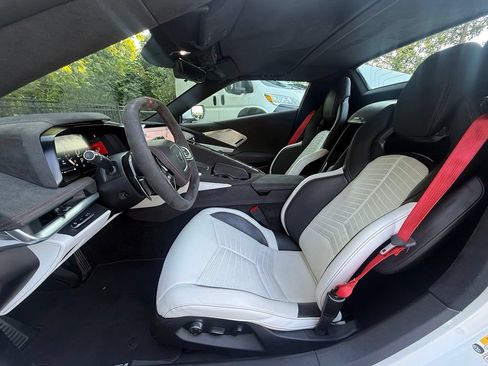 Used 2023 Chevrolet Corvette Stingray Premium Conv w/ Z51 Performance Package RWD image 30