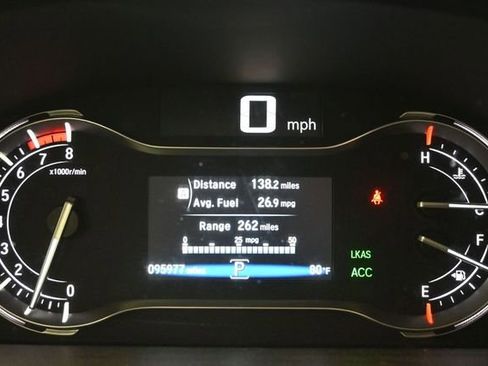 Used 2018 Honda Pilot Touring image 17