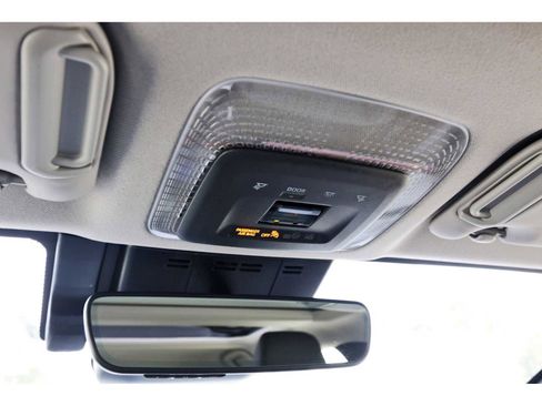 Used 2025 Toyota Prius Plug-In Hybrid image 21