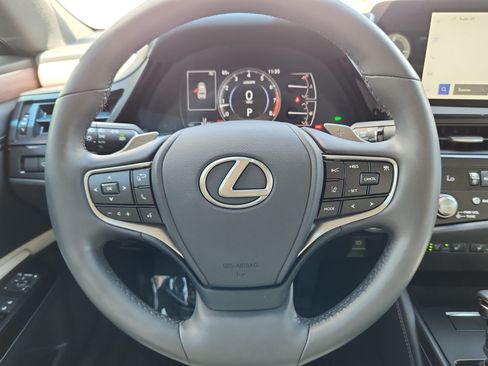 Used 2024 Lexus ES 350 w/ Premium Package FWD image 9