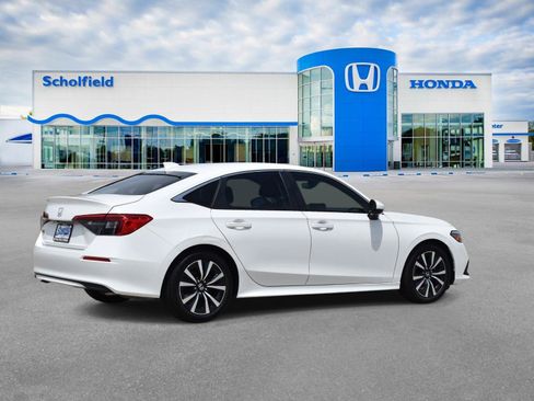 Used 2024 Honda Civic EX image 3