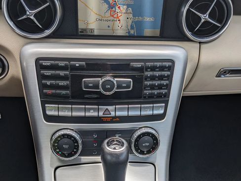 Used 2014 Mercedes-Benz SLK 250 image 11