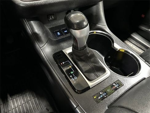 Used 2015 Toyota Highlander Limited image 26