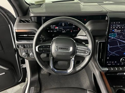 Used 2025 GMC Yukon Denali image 14