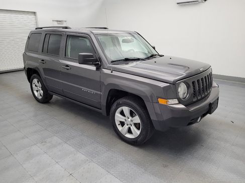 Used 2016 Jeep Patriot Latitude w/ Sun/Sound Group AWD/4WD image 11