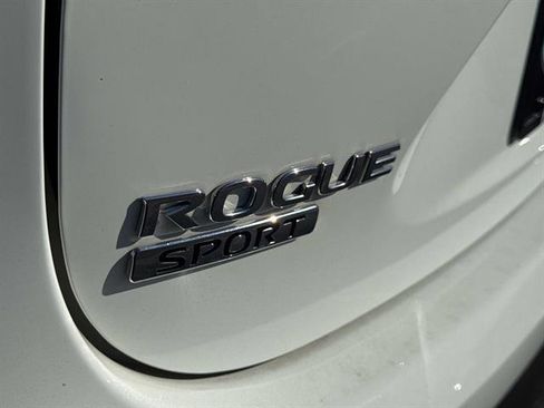 Used 2022 Nissan Rogue Sport S image 6