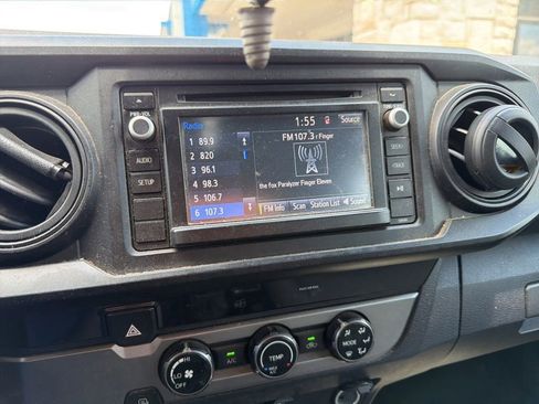 Used 2018 Toyota Tacoma SR w/ SR Convenience Package RWD image 9