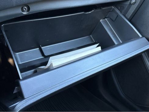 Used 2022 Ford Explorer XLT w/ Equipment Group 202A image 13