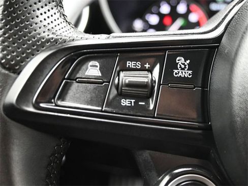 Used 2022 Alfa Romeo Giulia Sprint image 25