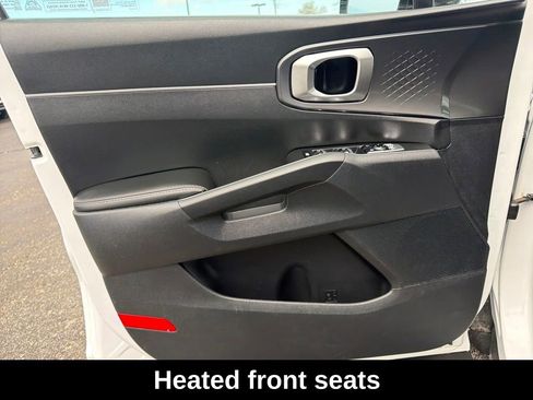 Used 2024 Kia Sorento S image 12