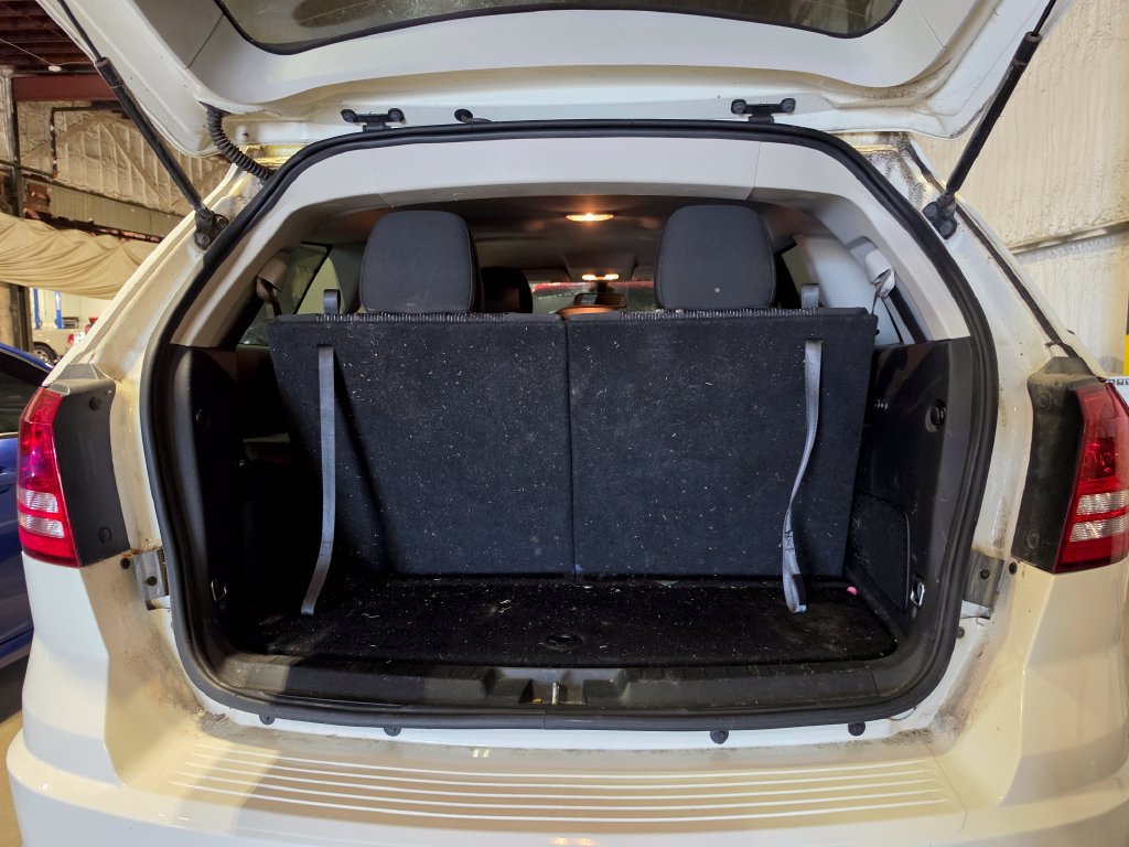 Used 2018 Dodge Journey SE w/ Connectivity Group FWD image 9