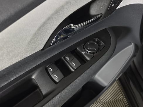 Used 2019 Chevrolet Bolt Premier w/ Infotainment Package FWD image 21
