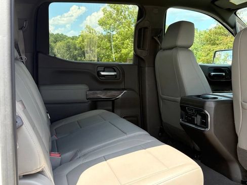 Used 2019 Chevrolet Silverado 1500 LTZ w/ LTZ Convenience Package AWD/4WD image 16
