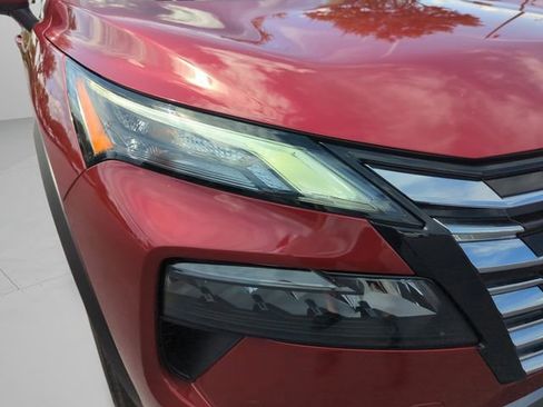 Certified 2025 Nissan Rogue SL FWD image 45