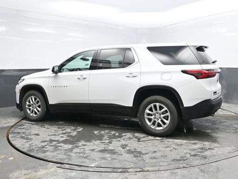 Used 2023 Chevrolet Traverse LS image 4